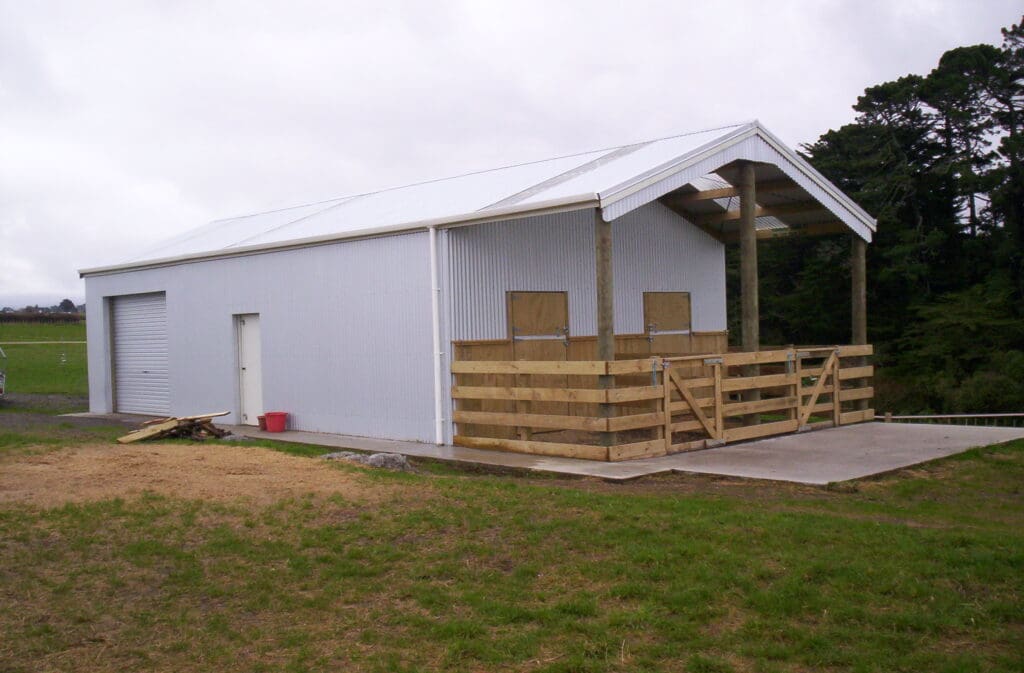Stables,Tack room, pens and Storage